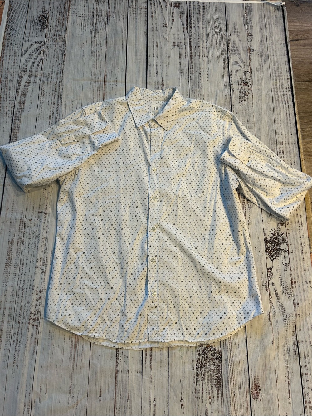 GAP White Short-Sleeve Button-Down with Micro Pattern